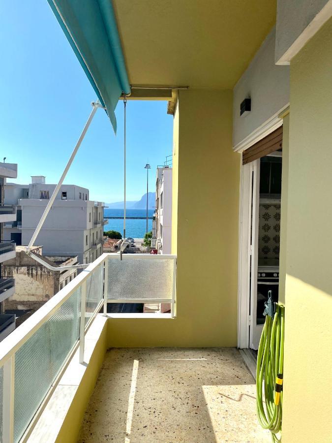 Happy Place! Big, Bright & Central - Ideal For Families And Groups Of Friends パトラ エクステリア 写真